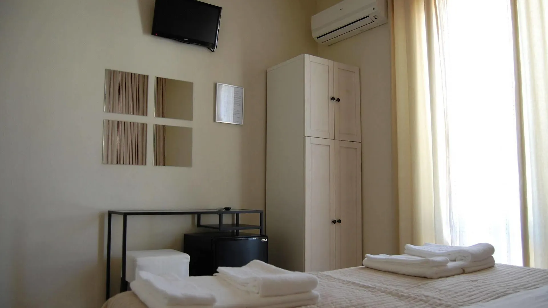 Hotel B&B H224 Reggio Calabria Italy